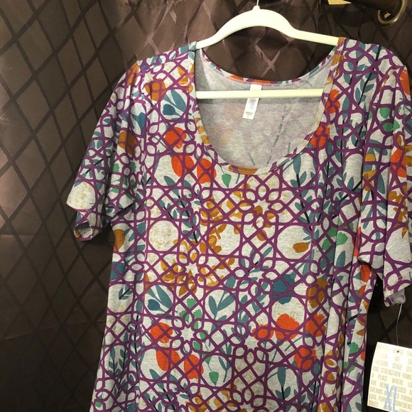 LuLaRoe XL Perfect T - Picture 1 of 1